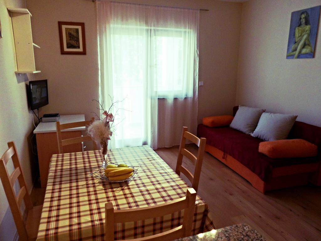 Apartmani Simic Starigrad Paklenica Eksteriør bilde