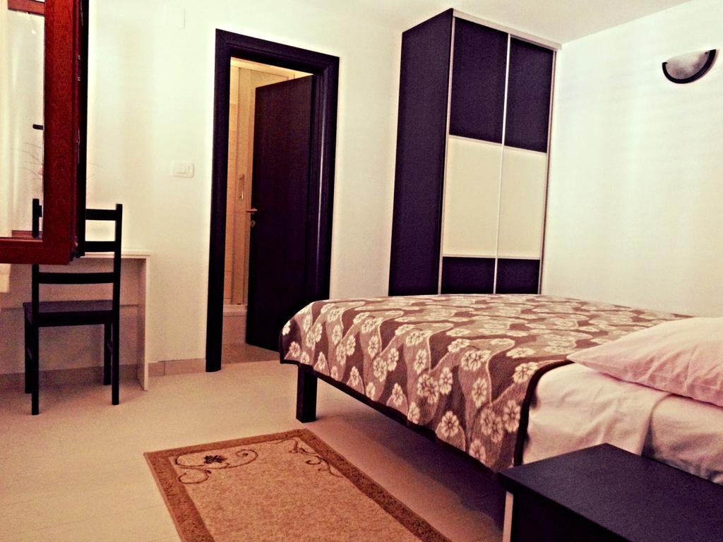 Apartmani Simic Starigrad Paklenica Eksteriør bilde