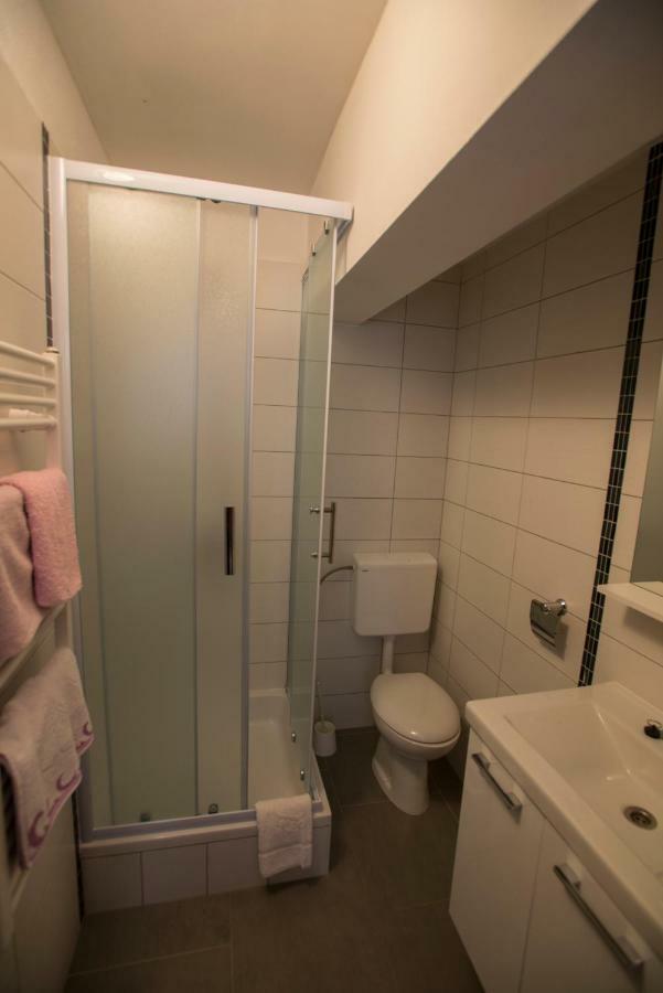 Apartmani Simic Starigrad Paklenica Eksteriør bilde