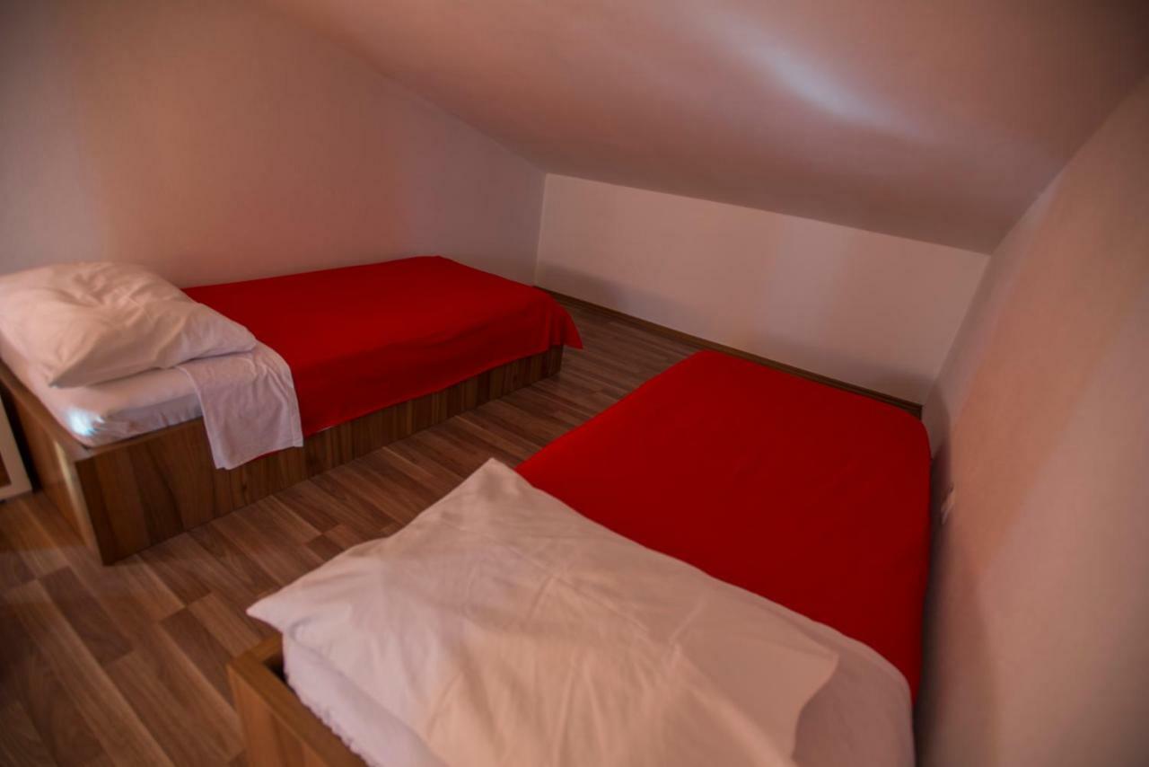 Apartmani Simic Starigrad Paklenica Eksteriør bilde