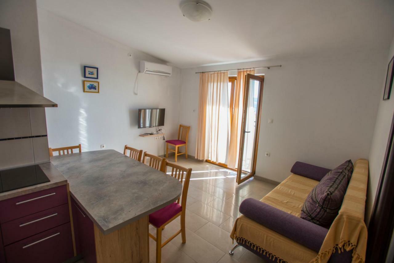 Apartmani Simic Starigrad Paklenica Eksteriør bilde