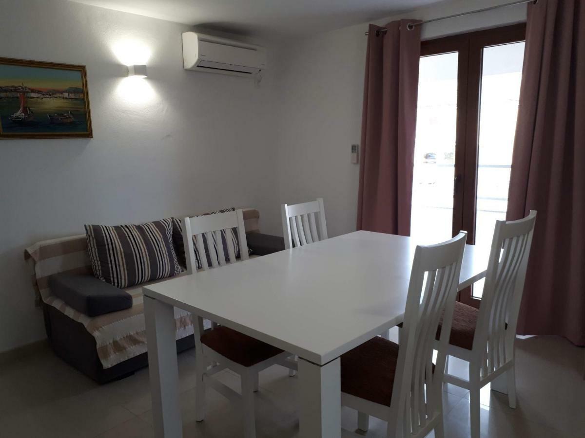 Apartmani Simic Starigrad Paklenica Eksteriør bilde